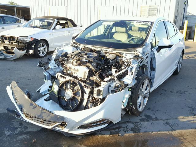 1G1BF5SM8H7262588 - 2017 CHEVROLET CRUZE PREM WHITE photo 2