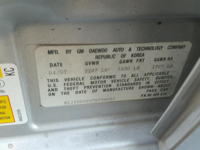 KL1TD66697B796091 - 2007 CHEVROLET AVEO BASE SILVER photo 10