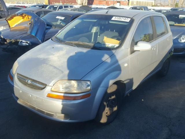 KL1TD66697B796091 - 2007 CHEVROLET AVEO BASE SILVER photo 2