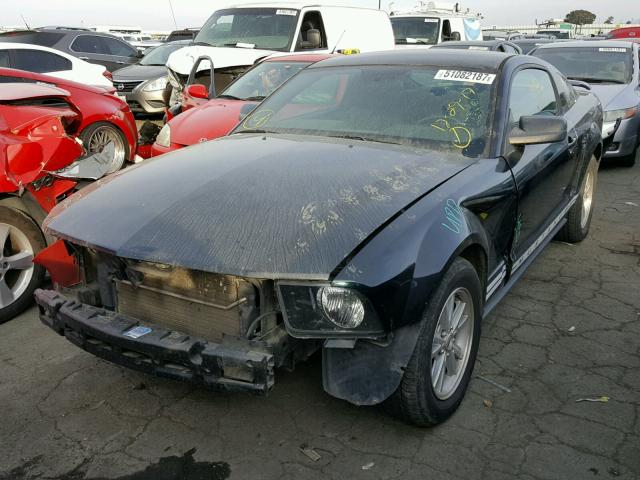 1ZVFT80N165162868 - 2006 FORD MUSTANG BLACK photo 2