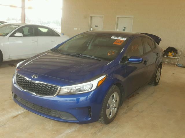 3KPFK4A73HE027851 - 2017 KIA FORTE LX BLUE photo 2