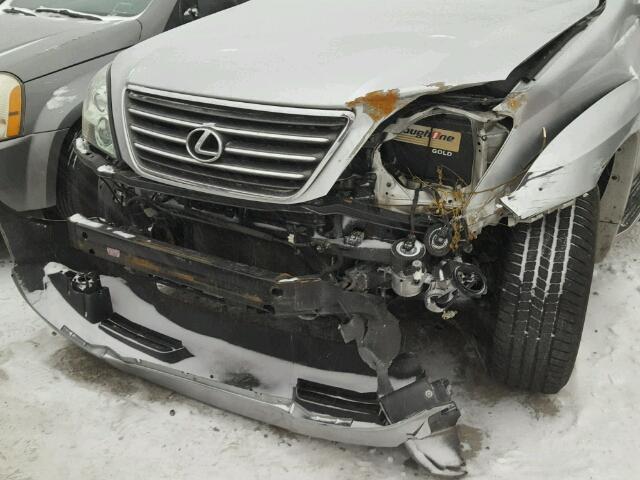 JTJBT20X260101717 - 2006 LEXUS GX 470 SILVER photo 9