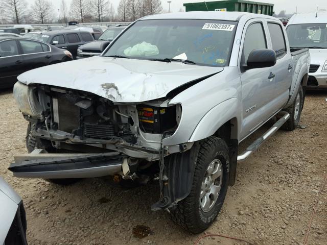 5TELU42N87Z353419 - 2007 TOYOTA TACOMA DOU SILVER photo 2