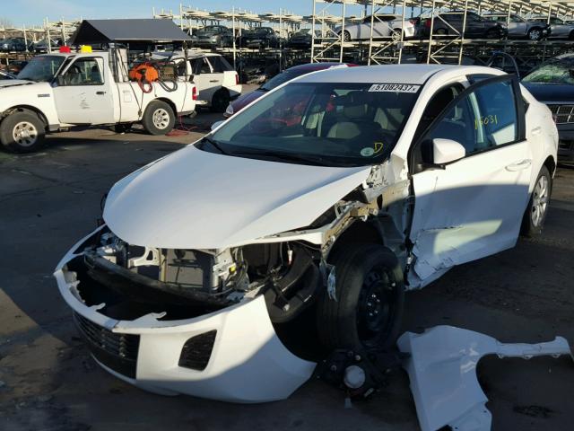 5YFBURHE7FP277826 - 2015 TOYOTA COROLLA L WHITE photo 2