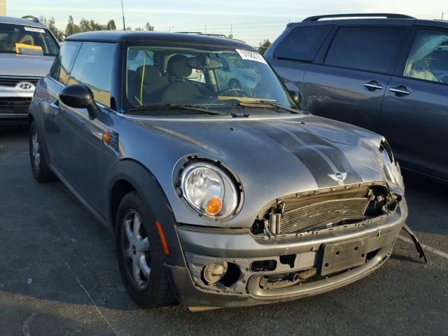 WMWMF3C59ATZ27276 - 2010 MINI COOPER GRAY photo 1