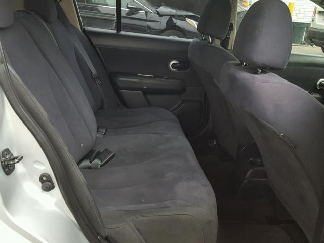 3N1BC13E58L458681 - 2008 NISSAN VERSA S SILVER photo 6