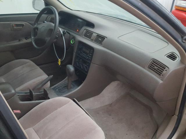 JT2BG22KXX0276848 - 1999 TOYOTA CAMRY LE 金色 照片 5
