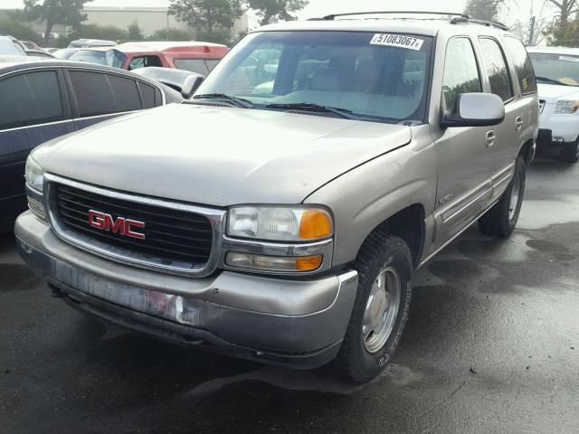 1GKEK13T4YJ143927 - 2000 GMC YUKON SILVER photo 2