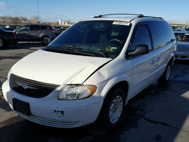 2C4GP44372R648417 - 2002 CHRYSLER TOWN & COU WHITE photo 2