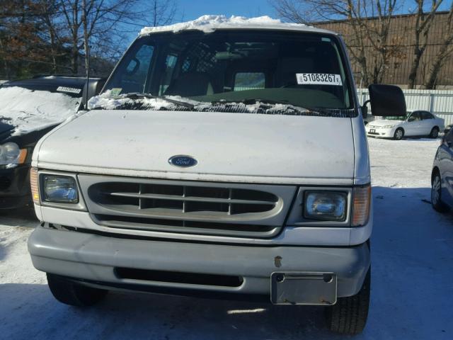 1FTNE24L51HA43470 - 2001 FORD ECONOLINE WHITE photo 9