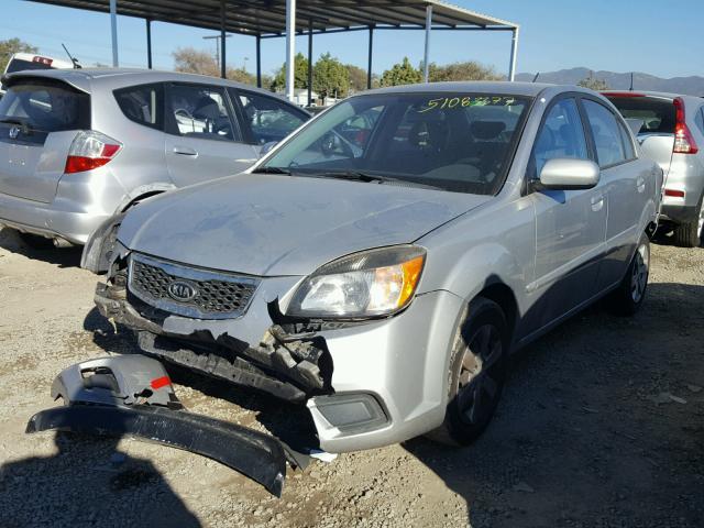 KNADH4A35B6858796 - 2011 KIA RIO BASE SILVER photo 2