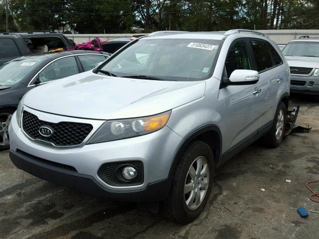 5XYKT3A17BG178154 - 2011 KIA SORENTO BA SILVER photo 2