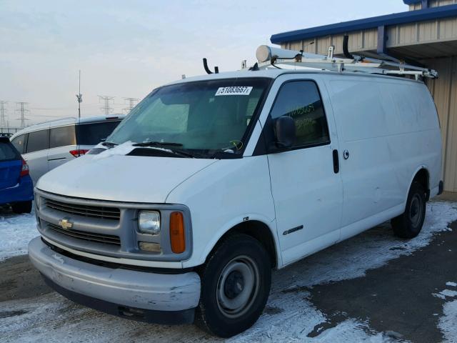 1GCFG25W011141175 - 2001 CHEVROLET EXPRESS G2 WHITE photo 2