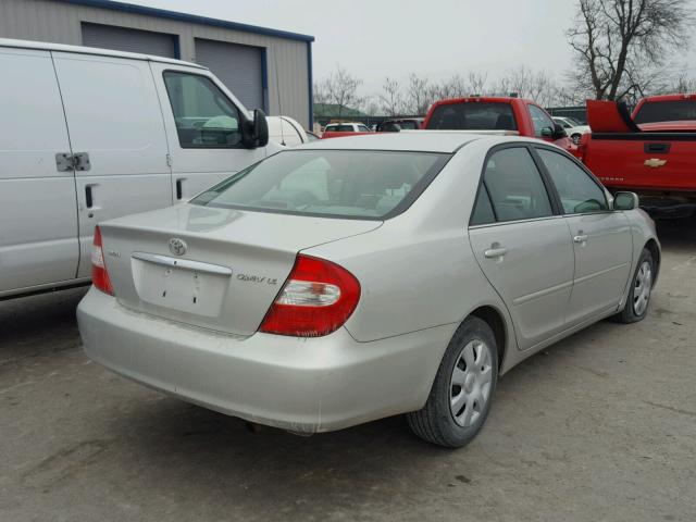 4T1BE32K24U876637 - 2004 TOYOTA CAMRY LE ვერცხლისფერი ფოტო 4