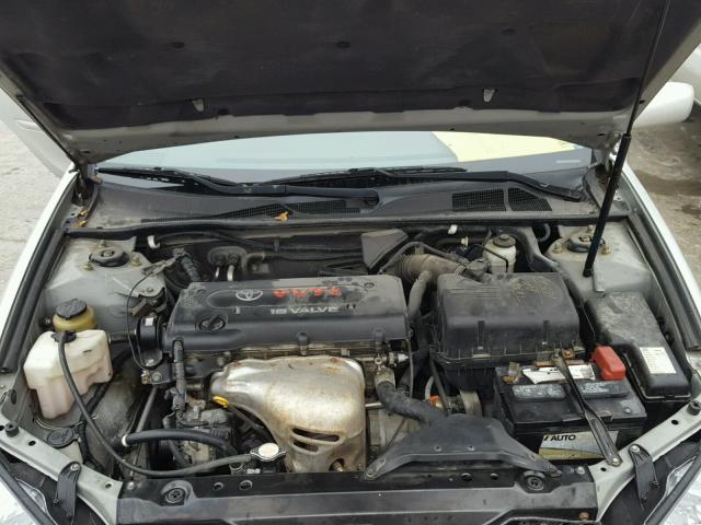 4T1BE32K24U876637 - 2004 TOYOTA CAMRY LE ვერცხლისფერი ფოტო 7