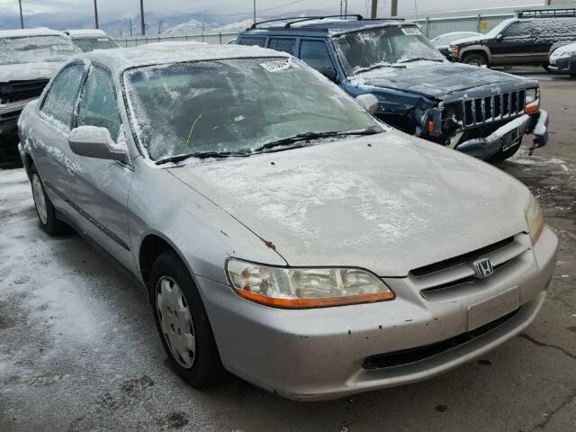 1HGCG5649XA011150 - 1999 HONDA ACCORD LX SILVER photo 1