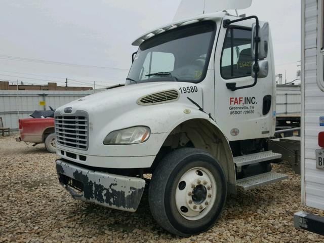 1FUBCXBS4ADAC3287 - 2010 FREIGHTLINER M2 106 MED WHITE photo 2