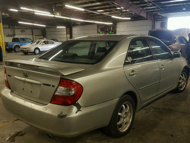 JTDBE32K820051470 - 2002 TOYOTA CAMRY LE SILVER photo 4