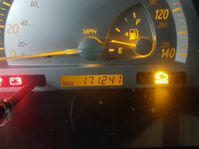 JTDBE32K820051470 - 2002 TOYOTA CAMRY LE SILVER photo 8