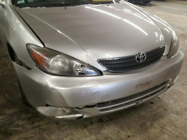 JTDBE32K820051470 - 2002 TOYOTA CAMRY LE SILVER photo 9