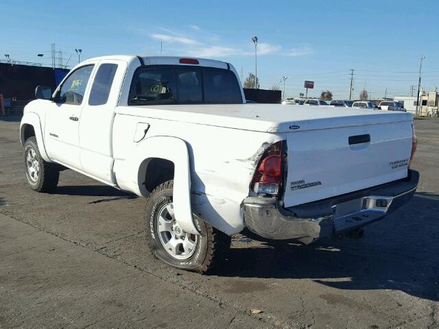 5TETU62NX6Z290379 - 2006 TOYOTA TACOMA PRE WHITE photo 3