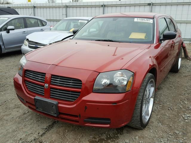 2D4FV48V55H167155 - 2005 DODGE MAGNUM SXT RED photo 2