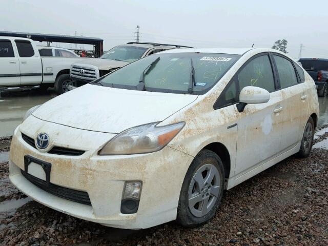 JTDKN3DU6B1438592 - 2011 TOYOTA PRIUS WHITE photo 2