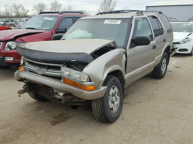 1GNDT13X63K117685 - 2003 CHEVROLET BLAZER TAN photo 2