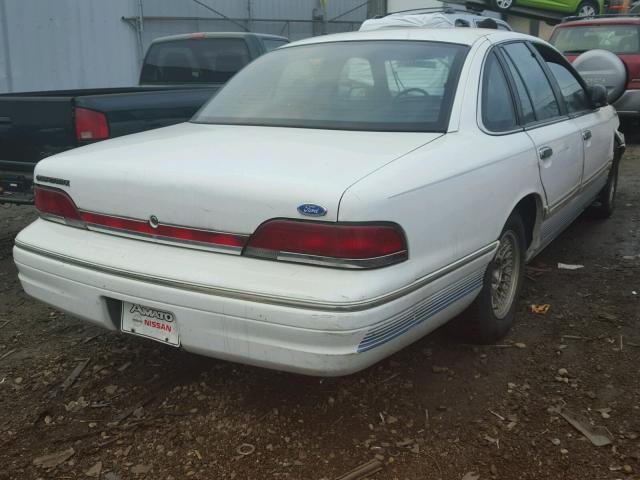 2FALP74W4PX107215 - 1993 FORD CROWN VICT WHITE photo 4