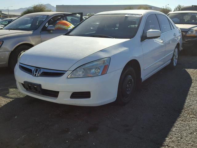 1HGCM66517A035952 - 2007 HONDA ACCORD EX WHITE photo 2