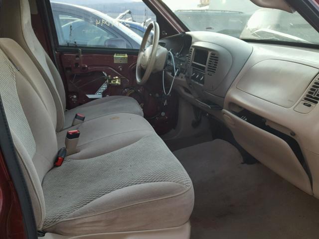 1FMRU18W9WLA90620 - 1998 FORD EXPEDITION RED photo 5