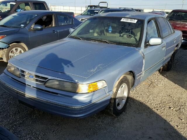 2FALP74W0VX222004 - 1997 FORD CROWN VICT BLUE photo 2