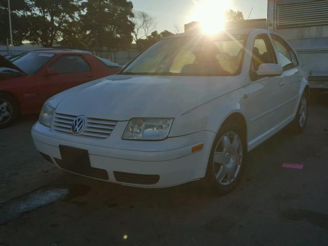 3VWSE29M1YM011557 - 2000 VOLKSWAGEN JETTA GLS WHITE photo 2