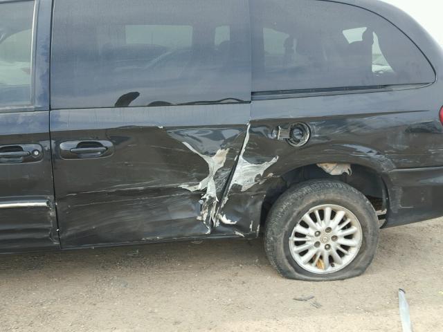 2C8GP54L74R528575 - 2004 CHRYSLER TOWN & COU BLACK photo 9