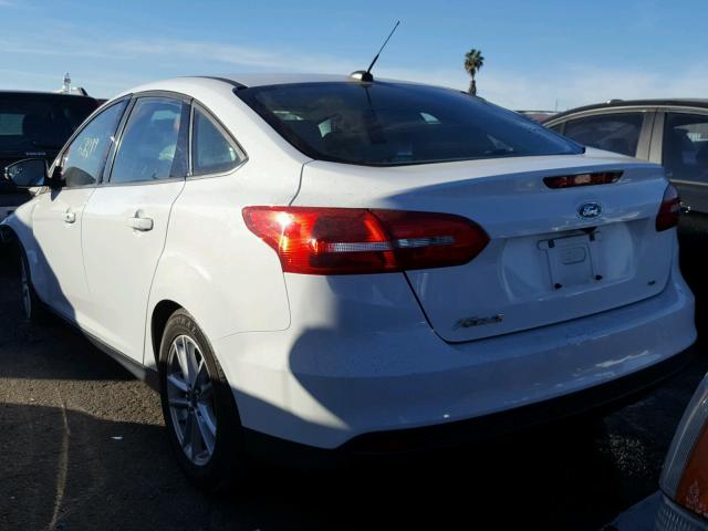 1FADP3F22FL316987 - 2015 FORD FOCUS SE WHITE photo 3