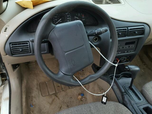 1G1JC524917365156 - 2001 CHEVROLET CAVALIER B WHITE photo 10