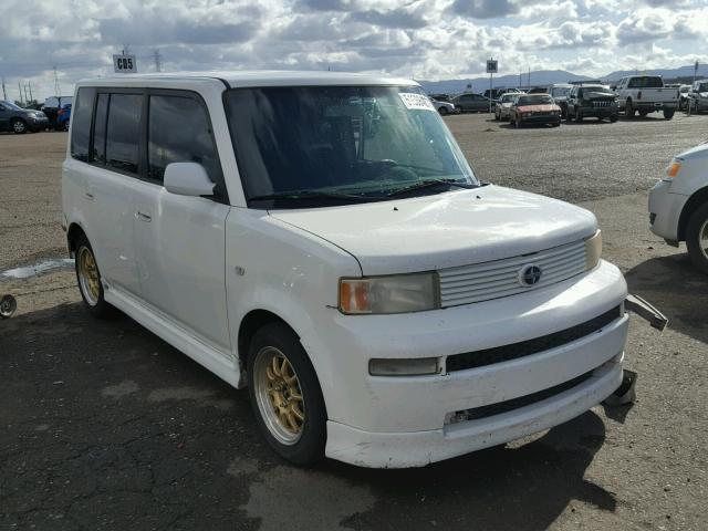 JTLKT324350183617 - 2005 TOYOTA SCION XB WHITE photo 1