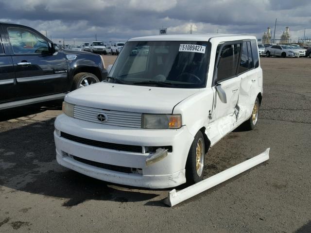 JTLKT324350183617 - 2005 TOYOTA SCION XB WHITE photo 2