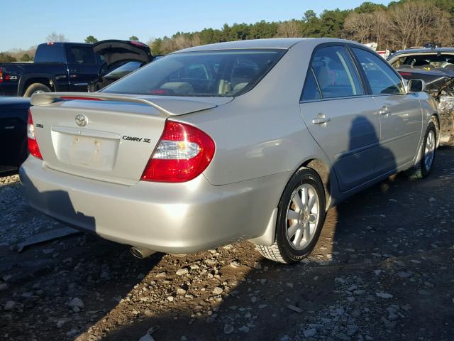 JTDBE32K740290642 - 2004 TOYOTA CAMRY LE SILVER photo 4