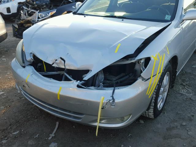 JTDBE32K740290642 - 2004 TOYOTA CAMRY LE SILVER photo 9