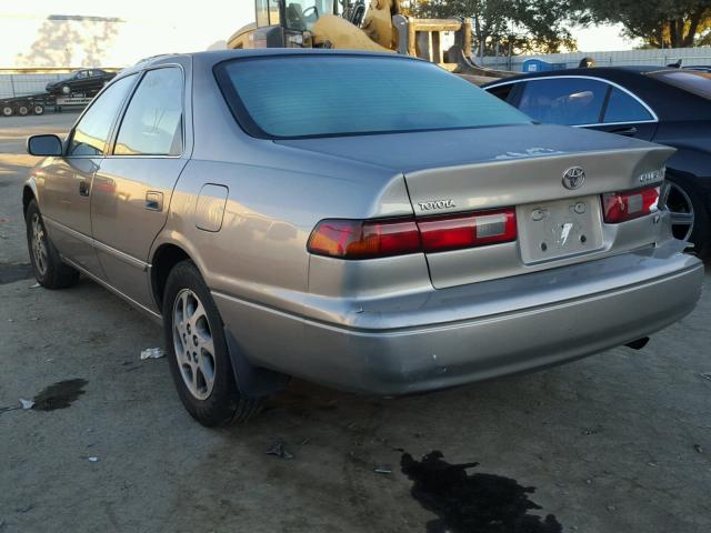 4T1BF22K1XU074768 - 1999 TOYOTA CAMRY LE GRAY photo 3