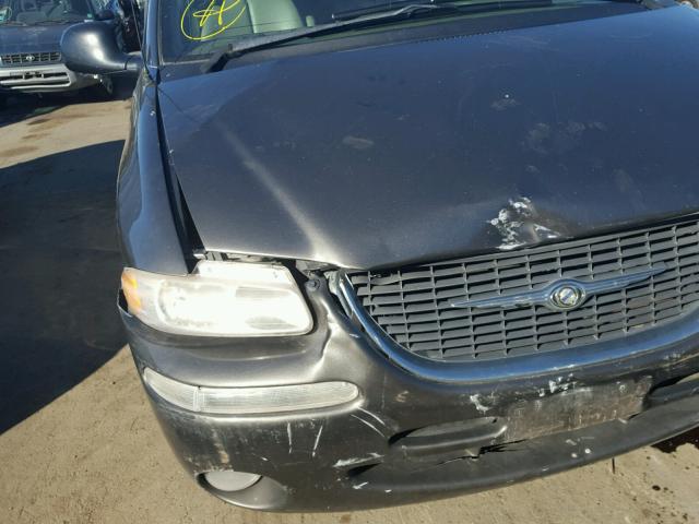 1C4GP64L8XB569842 - 1999 CHRYSLER TOWN & COU GRAY photo 9