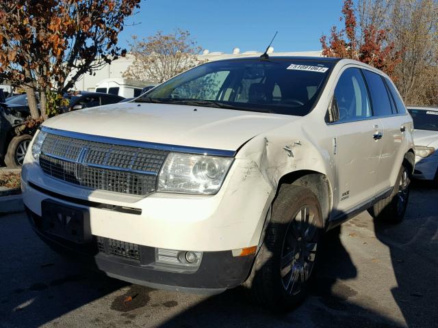 2LMDU88C48BJ39321 - 2008 LINCOLN MKX WHITE photo 2