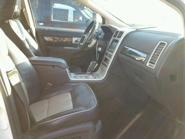 2LMDU88C48BJ39321 - 2008 LINCOLN MKX WHITE photo 5