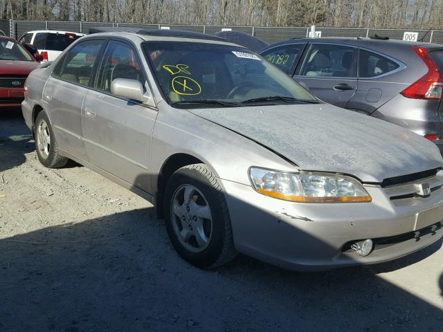 1HGCG5655WA098021 - 1998 HONDA ACCORD EX SILVER photo 1