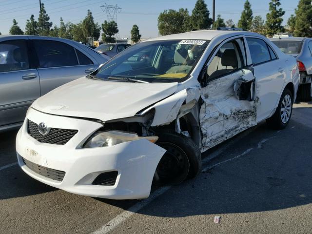 1NXBU4EE0AZ251048 - 2010 TOYOTA COROLLA BA WHITE photo 2