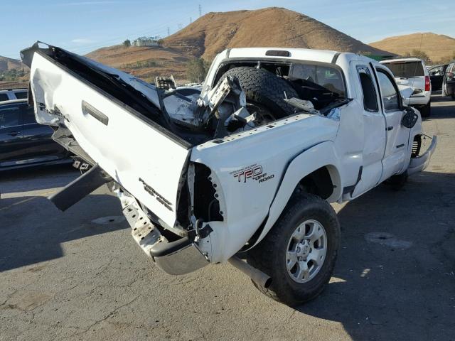 5TETU62N98Z589669 - 2008 TOYOTA TACOMA PRE WHITE photo 4