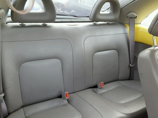 3VWCD21C9YM437488 - 2000 VOLKSWAGEN NEW BEETLE 黄色 照片 6