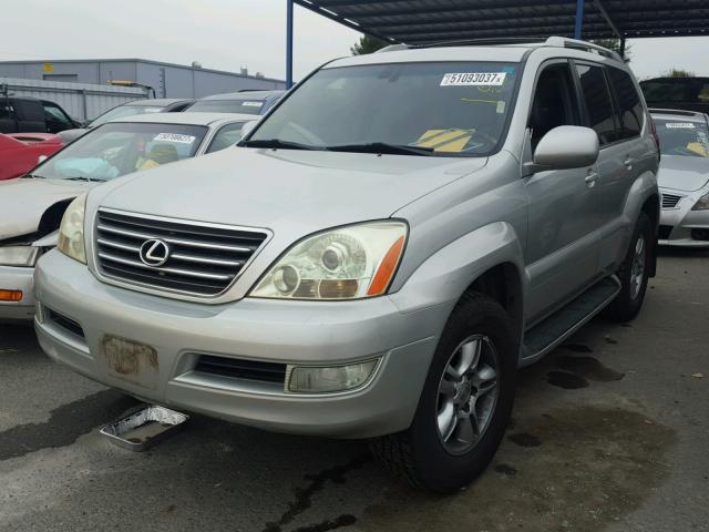 JTJBT20X350082853 - 2005 LEXUS GX 470 GRAY photo 2