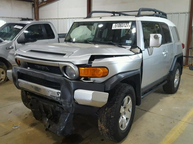 JTEBU11F570058780 - 2007 TOYOTA FJ CRUISER SILVER photo 2